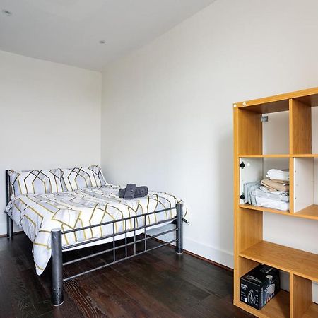 Апартаменти Entire Luxurious Flat Sleeps 4 Persons Лондон Екстер'єр фото