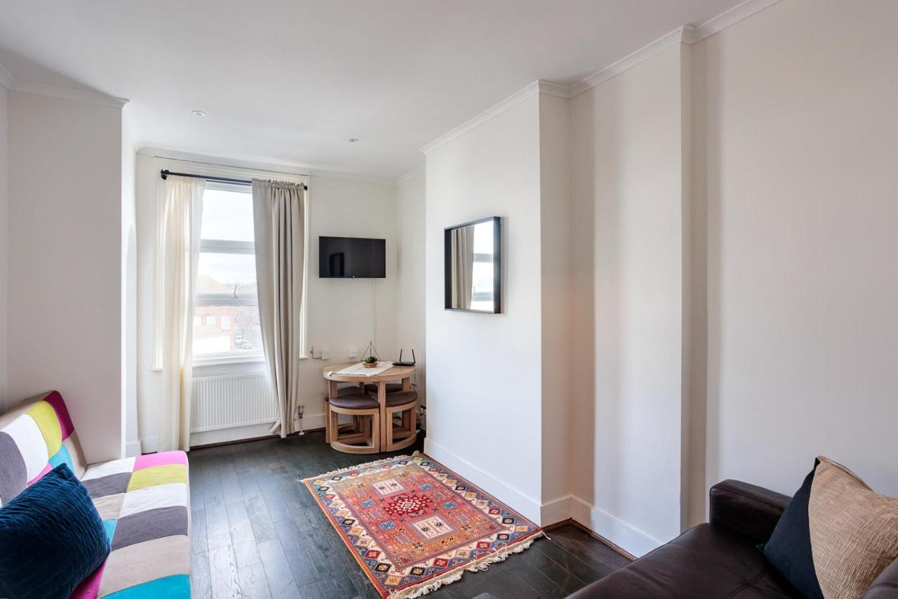 Апартаменти Entire Luxurious Flat Sleeps 4 Persons Лондон Екстер'єр фото