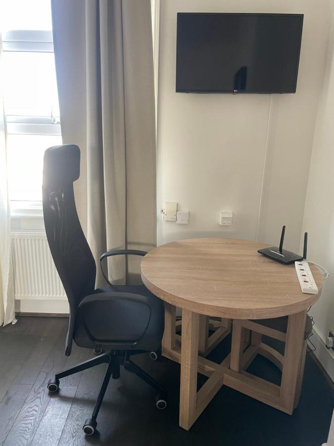 Апартаменти Entire Luxurious Flat Sleeps 4 Persons Лондон Екстер'єр фото